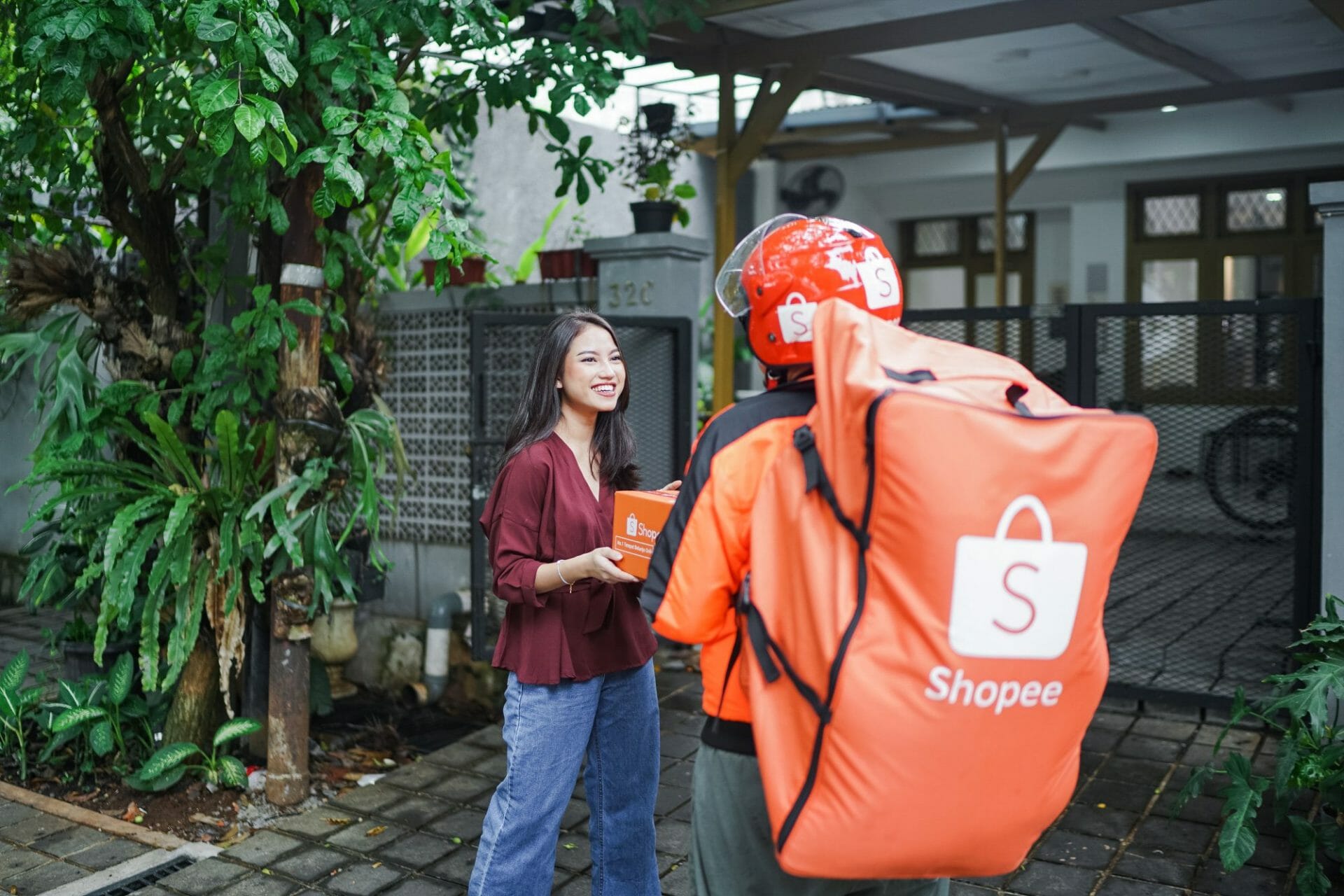 145,000 Shopee Sellers Achieved 25% Growth in Sales - BusinessToday